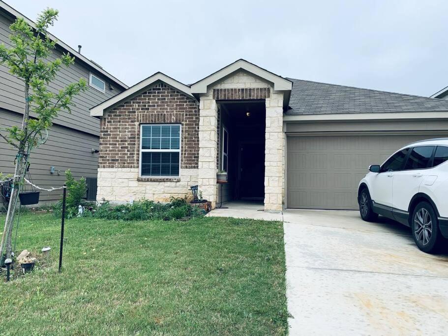 Cheerful Three-bedroom