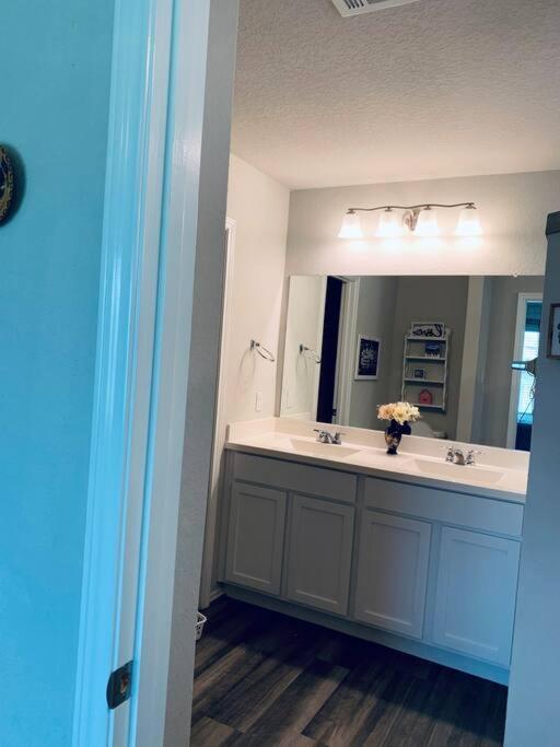 Cheerful Three-bedroom